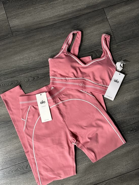 Alo Women's Performance Set